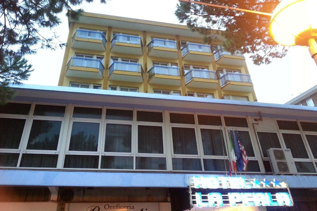 Hotel La Perla Rimini Luaran gambar