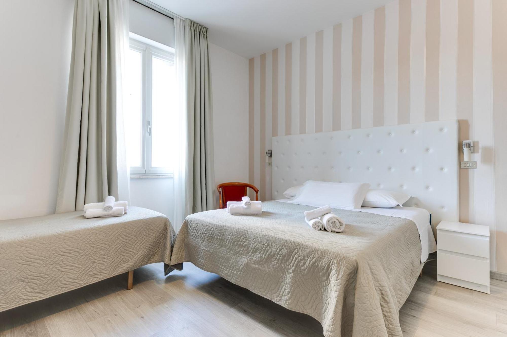 Hotel La Perla Rimini Luaran gambar