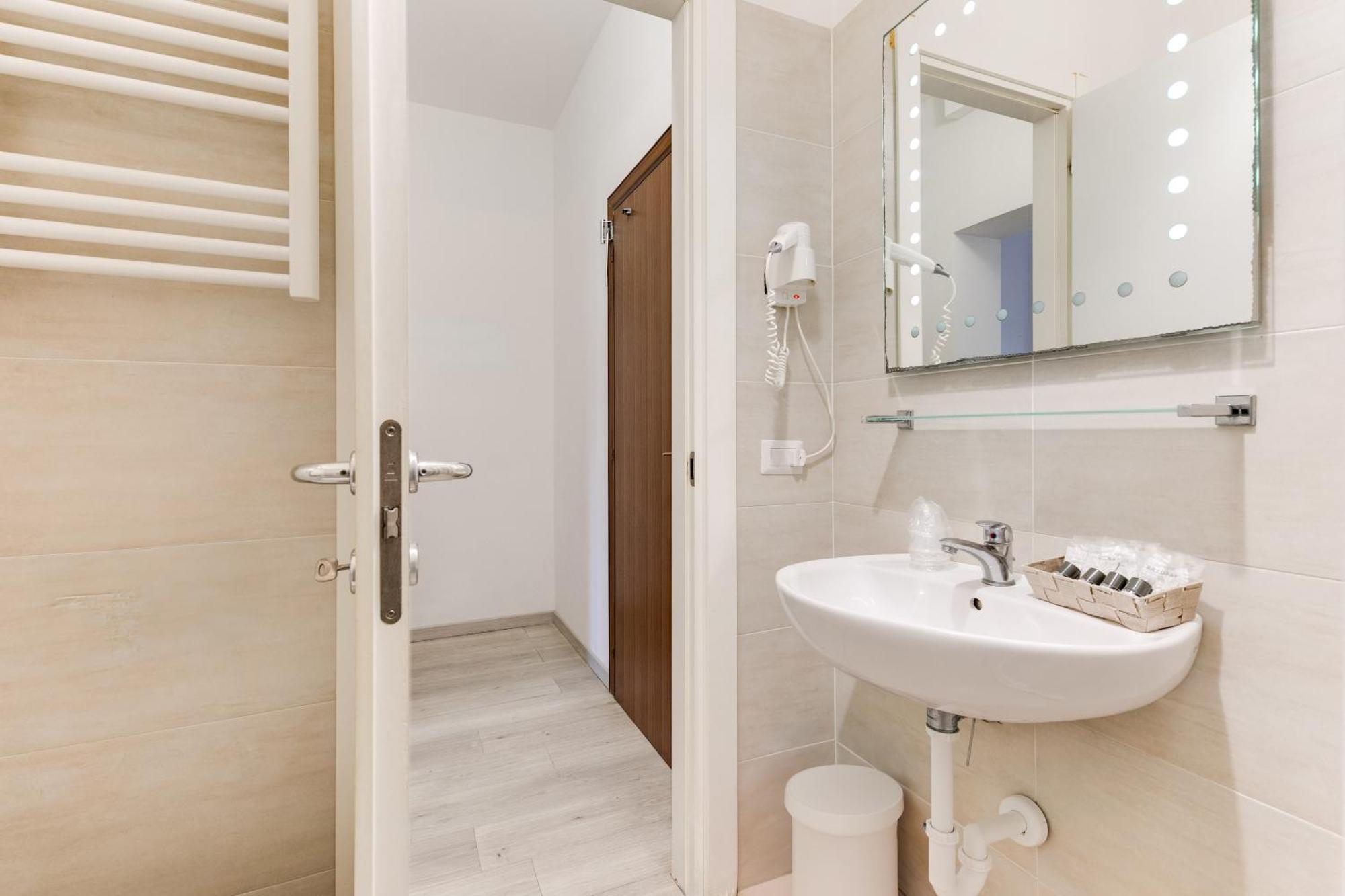 Hotel La Perla Rimini Luaran gambar