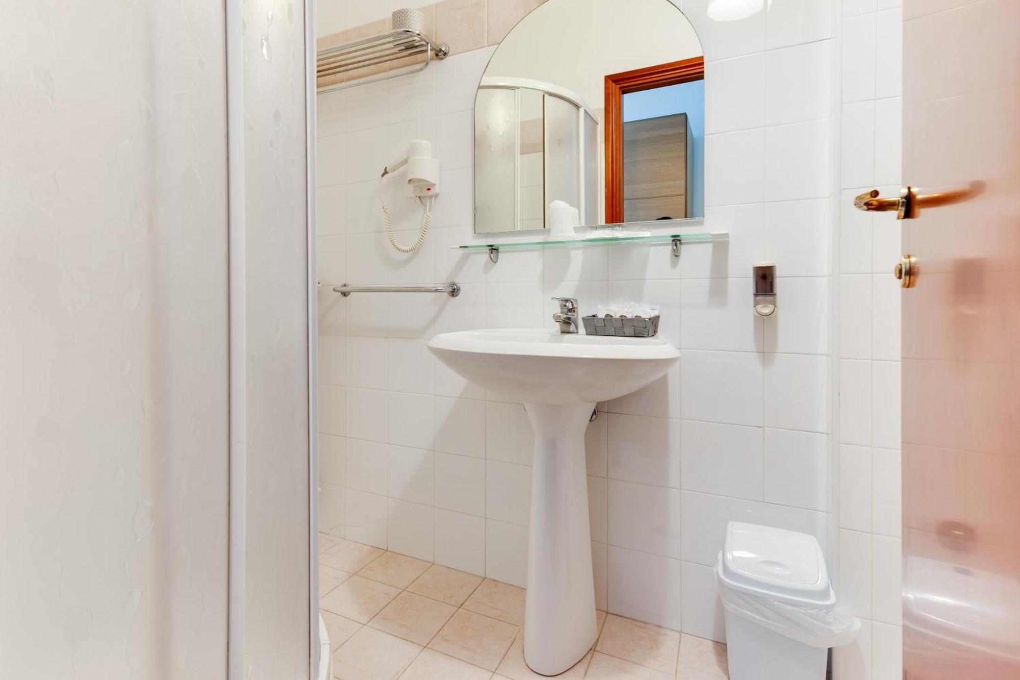 Hotel La Perla Rimini Luaran gambar
