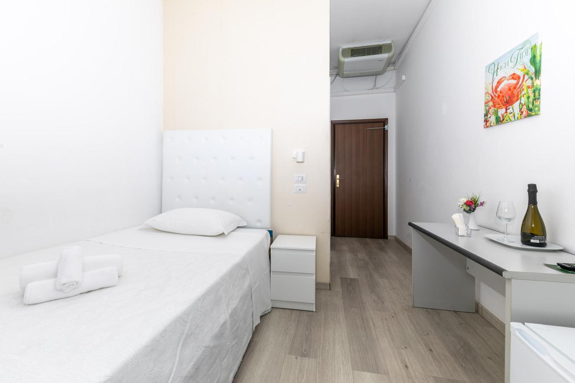 Hotel La Perla Rimini Luaran gambar