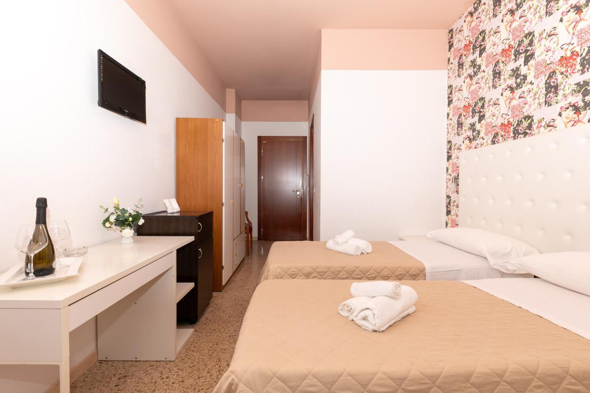 Hotel La Perla Rimini Luaran gambar