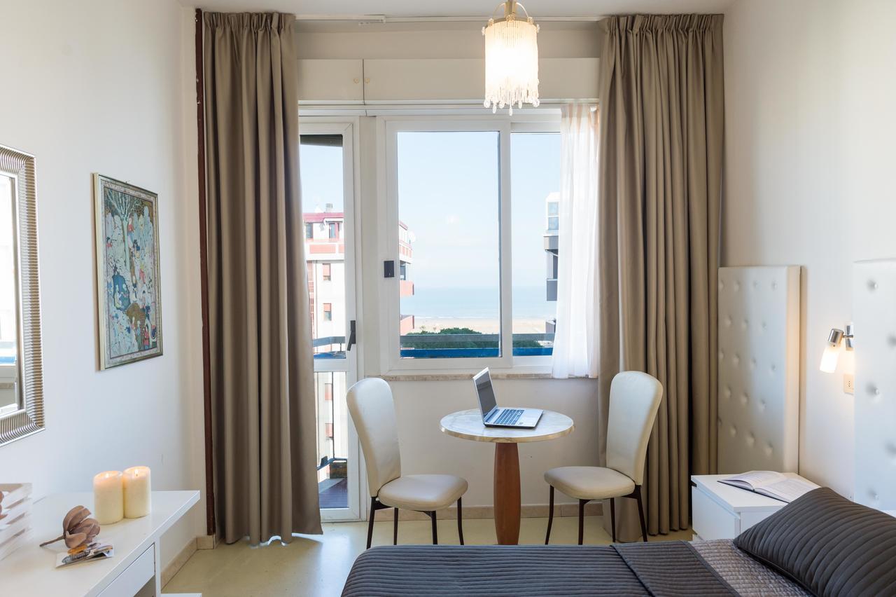 Hotel La Perla Rimini Luaran gambar