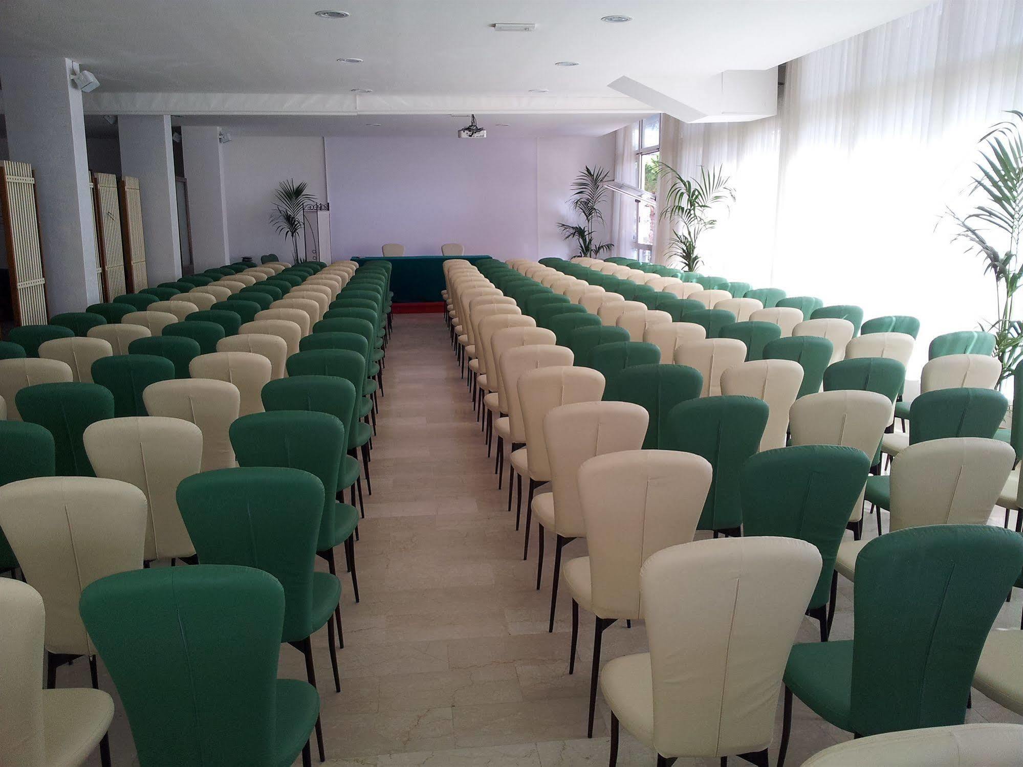 Hotel La Perla Rimini Luaran gambar